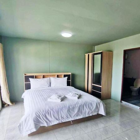 4 Palms Hotel Pratumanak Pattaya Exteriör bild
