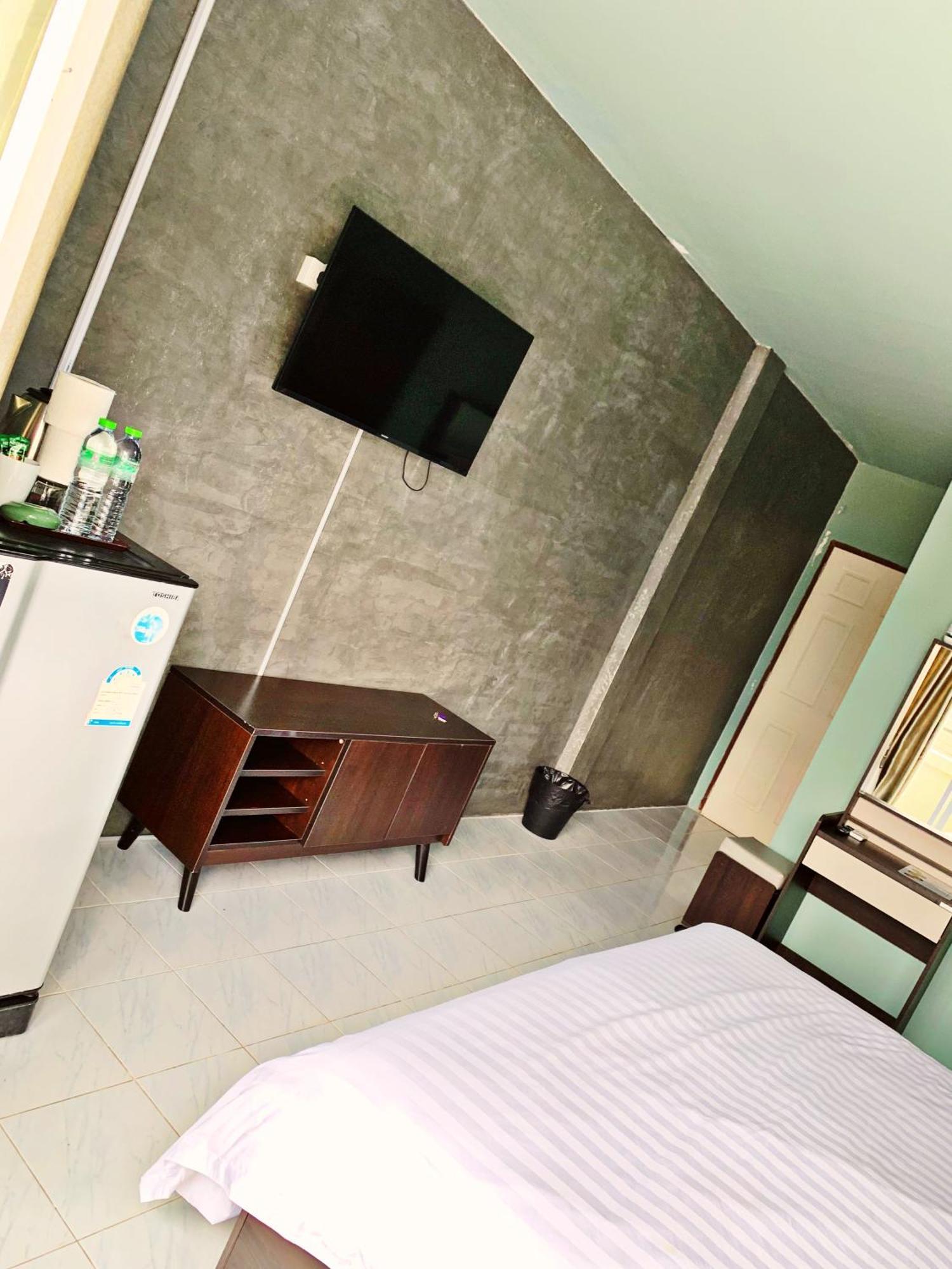 4 Palms Hotel Pratumanak Pattaya Exteriör bild